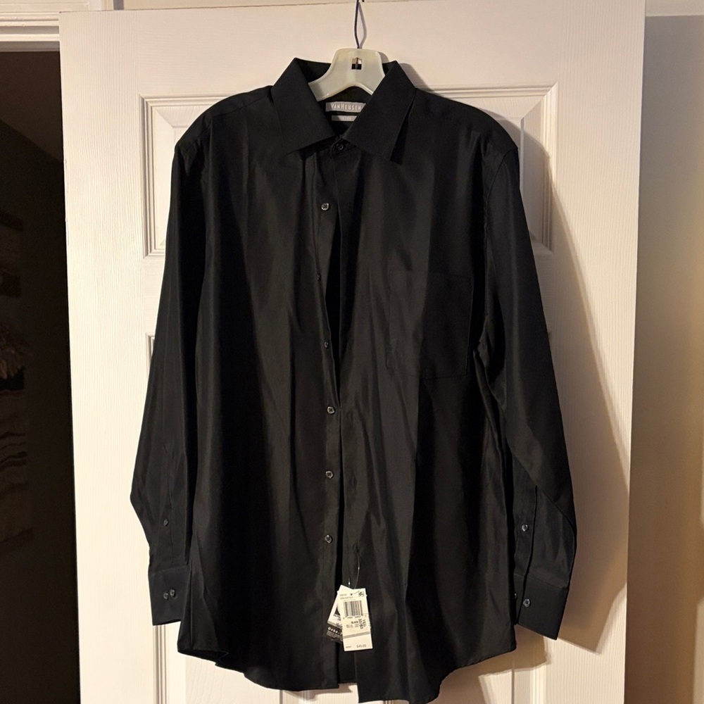 Van Heusen Men's Black Dress Shirt